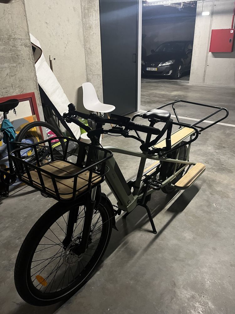 Bicicleta eletrica e500 b-twin com bagageira