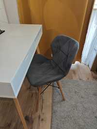 Welurowe tapiecerowane  ciemnoszare krzesło