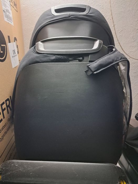 20€ Vendo cada cadeira bebé, de carro, usadas.