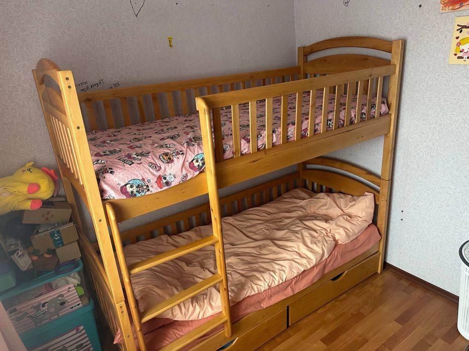 Двохповерхове ліжко
