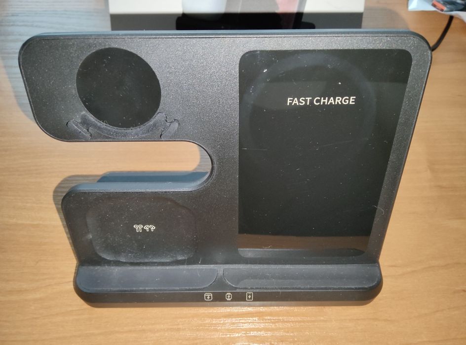 Samsung galaxy watch 5 і зарядна станція 3 в 1