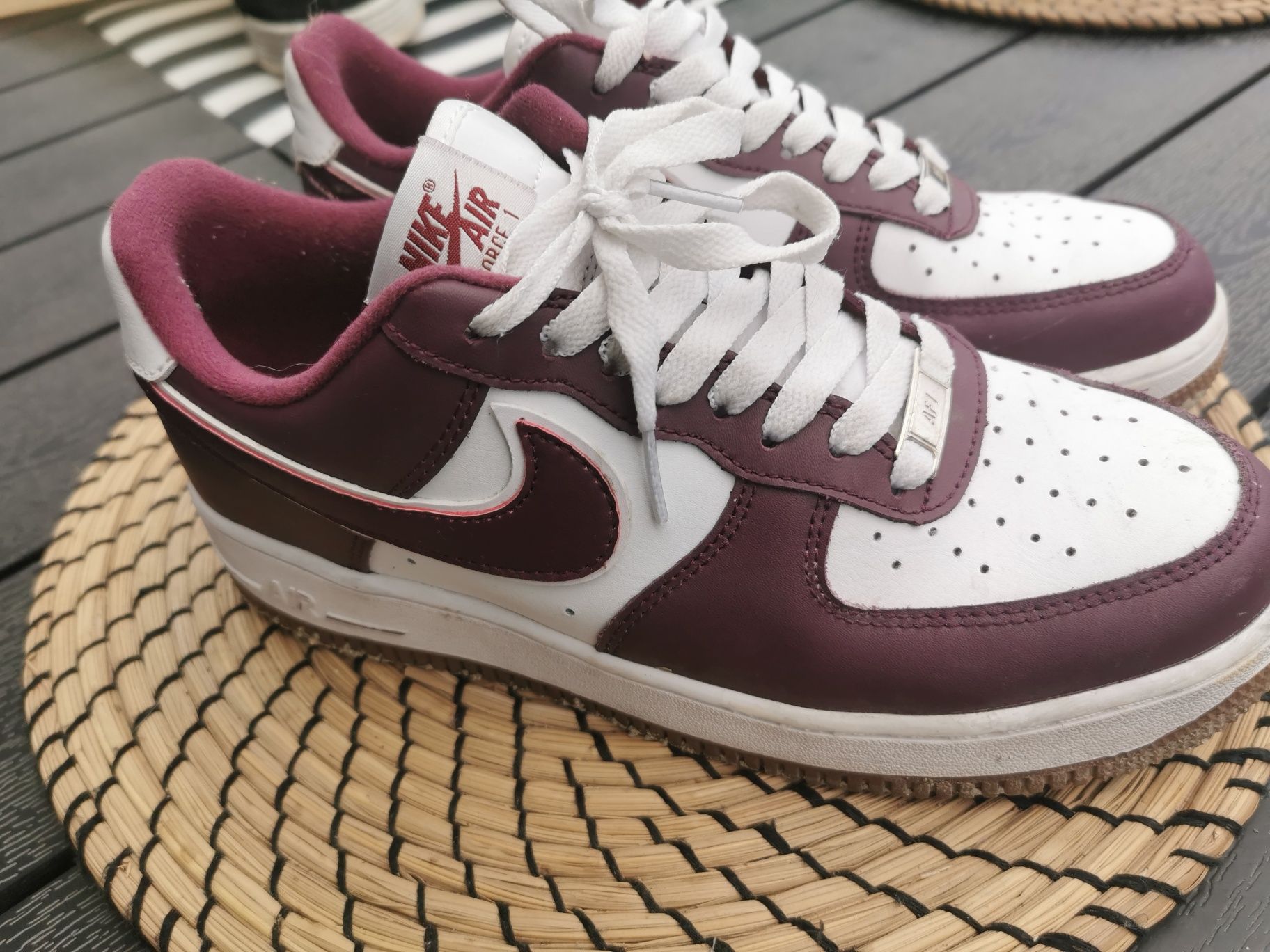 Nike rozmiar 41 kolor biały bordowy Air Force