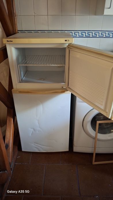 Vendo geladeira a trabalhar