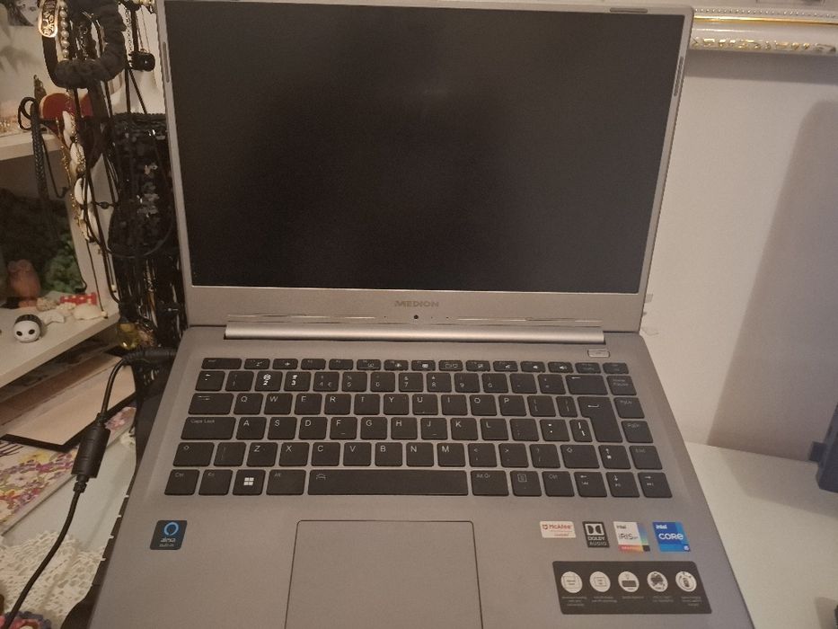 MEDION S15450 – i5-11gen / 20 GB RAM / Bateria 88% /
