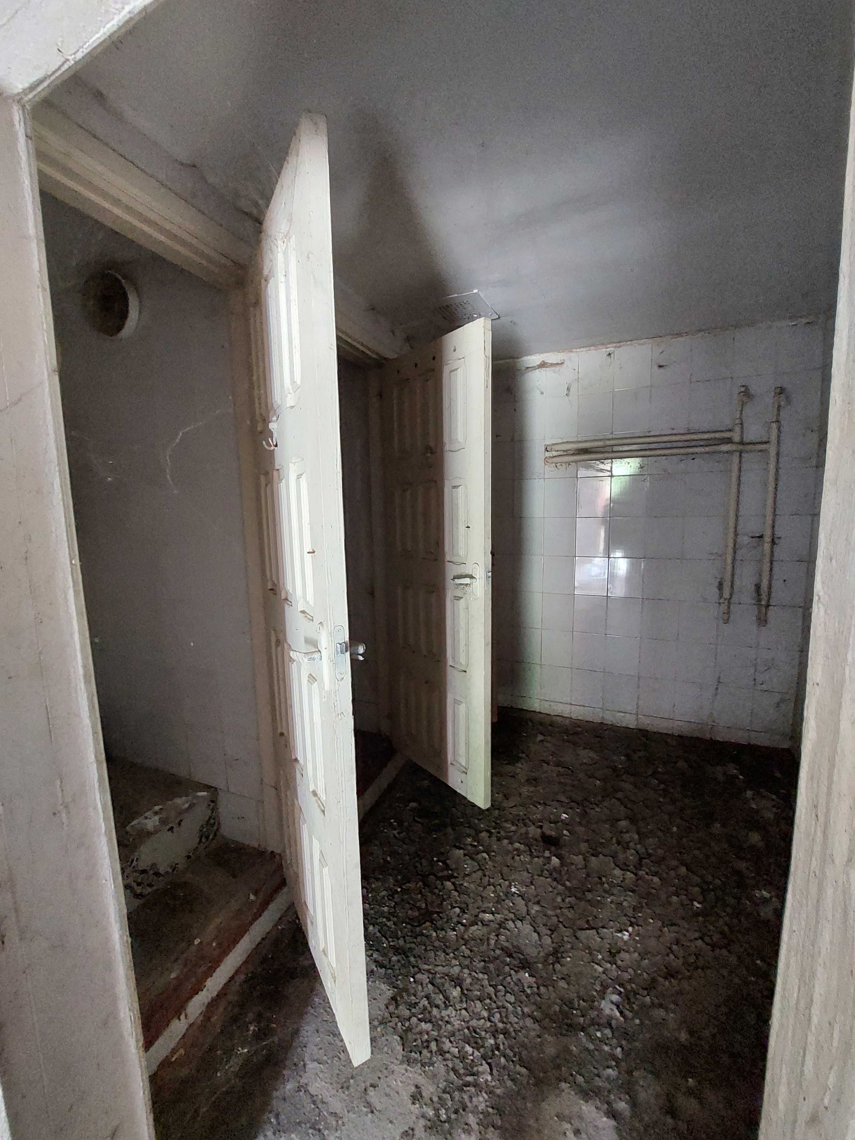 Нежитлова будівля (громадська вбиральня), 40,2 кв. м, просп. Волі, 8Б