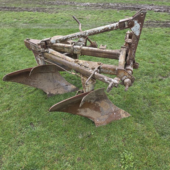 Плуг 2 корпусний з Польші