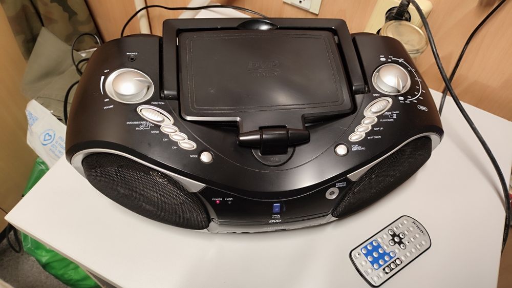 Mistral BDT-125J – boombox TV z DVD i ekranem LCD 7”