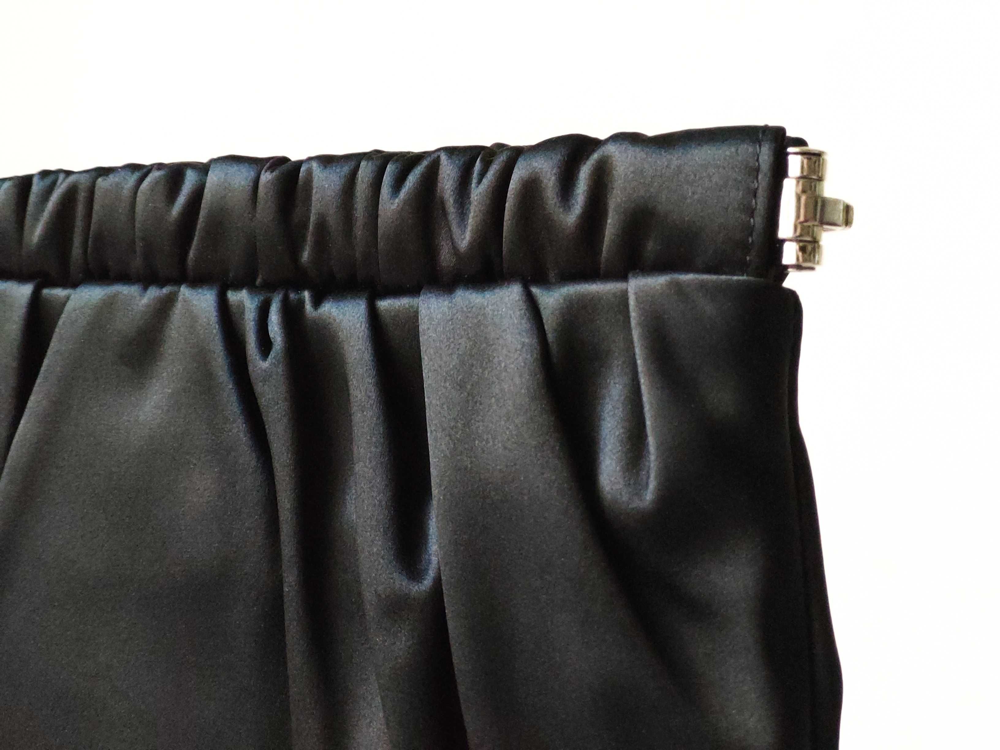 Carteira clutch pochete em cetim preto, fim de ano, Bimba Y Lola 25 cm