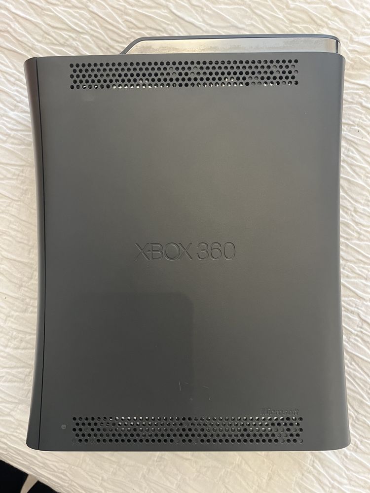 Xbox 360 + 2 comandos e todos cabos origem