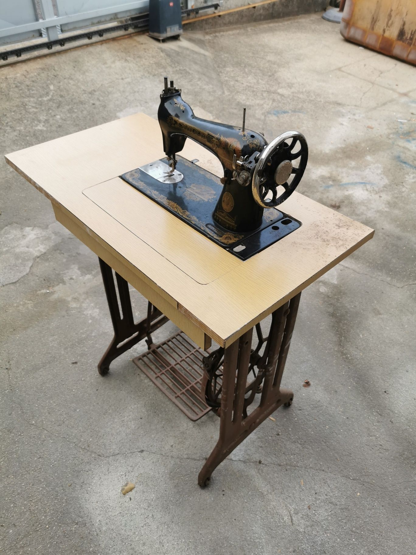 Máquina de costura Singer