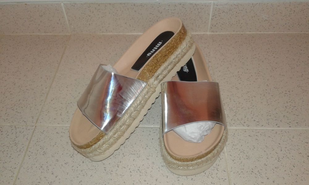 Chinela prateada