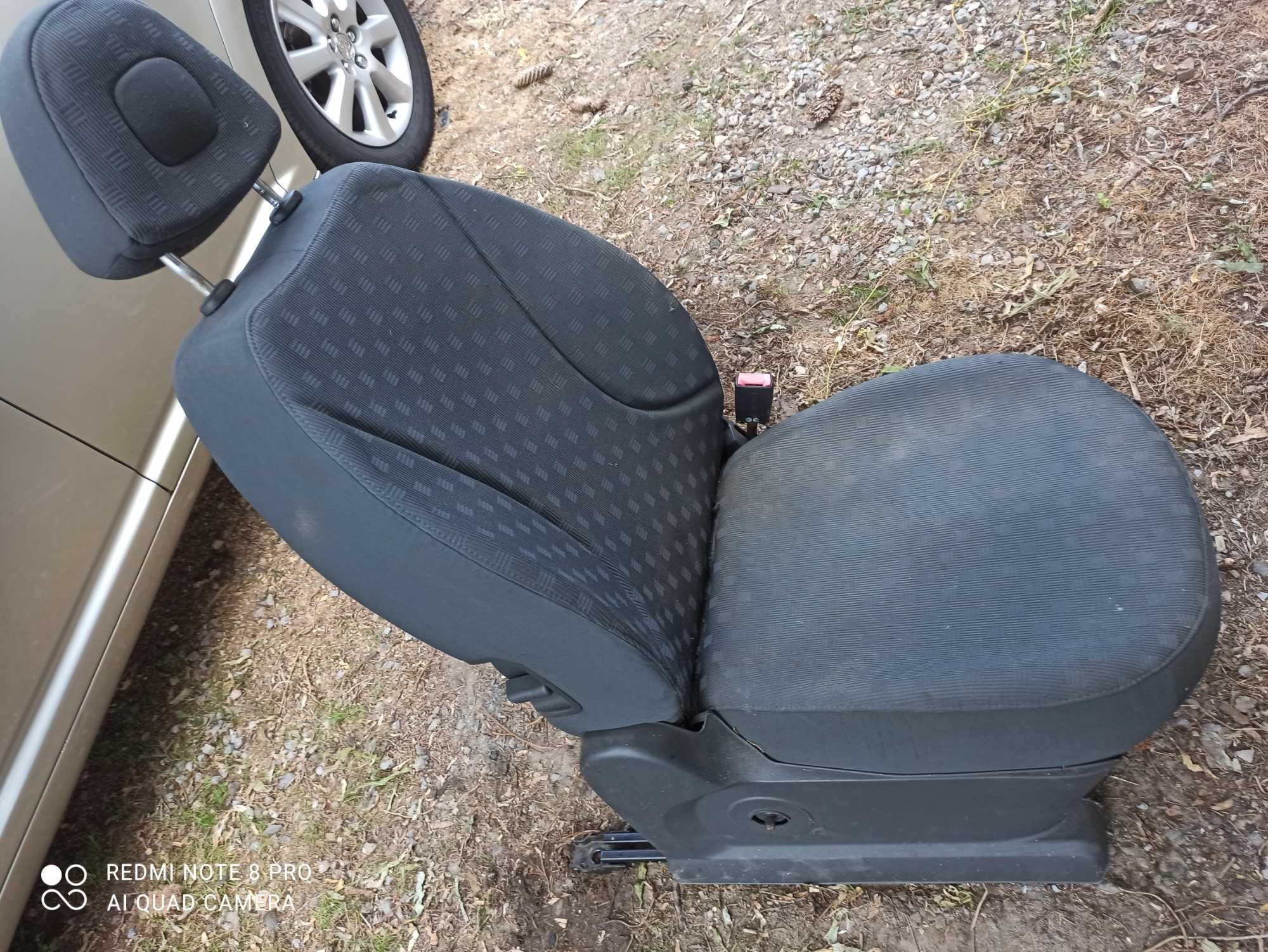 siedzenie przednie  pasażera  Nissan Micra K12