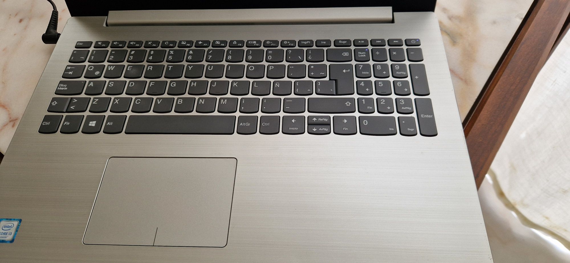 Laptop lenovo i3