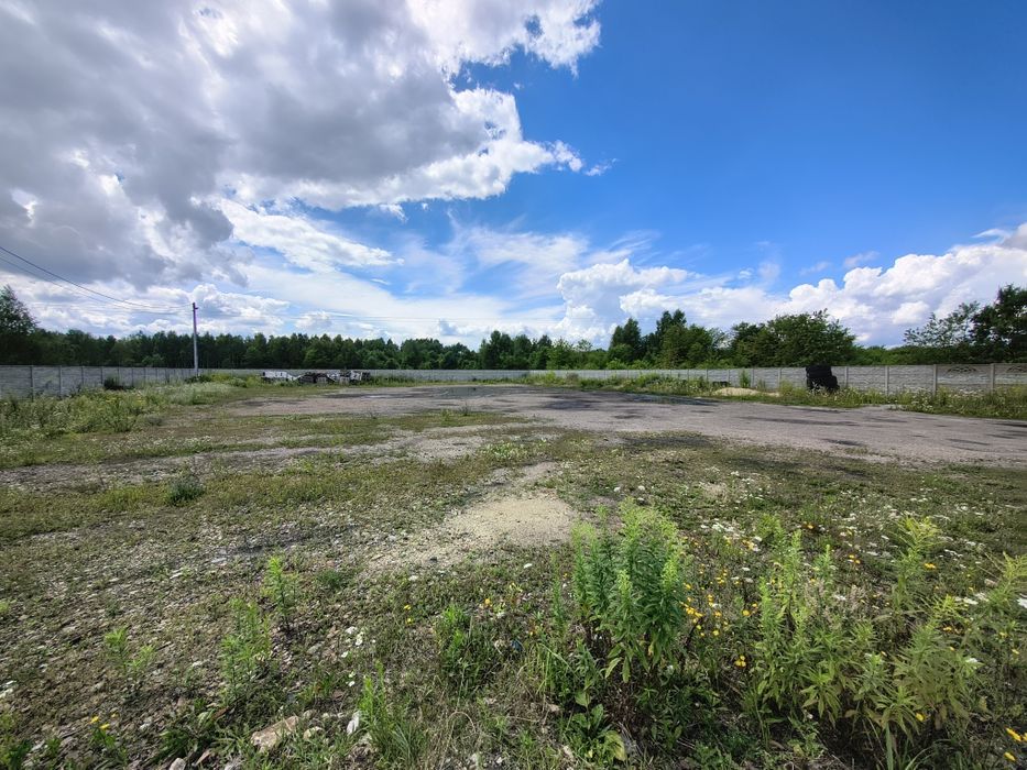 Wynajem plac , parking na terenie przemysłowym 3000m utwardzony