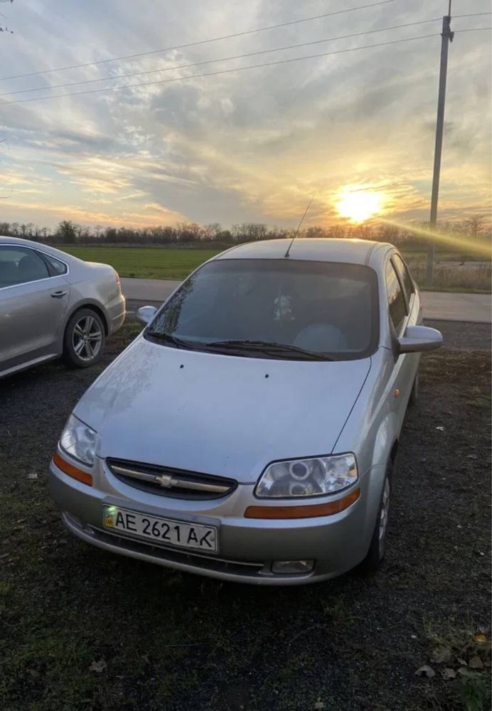 Chevrolet Aveo 2005  Серый