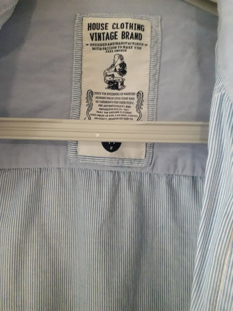 Błękitna koszula ze wzorem