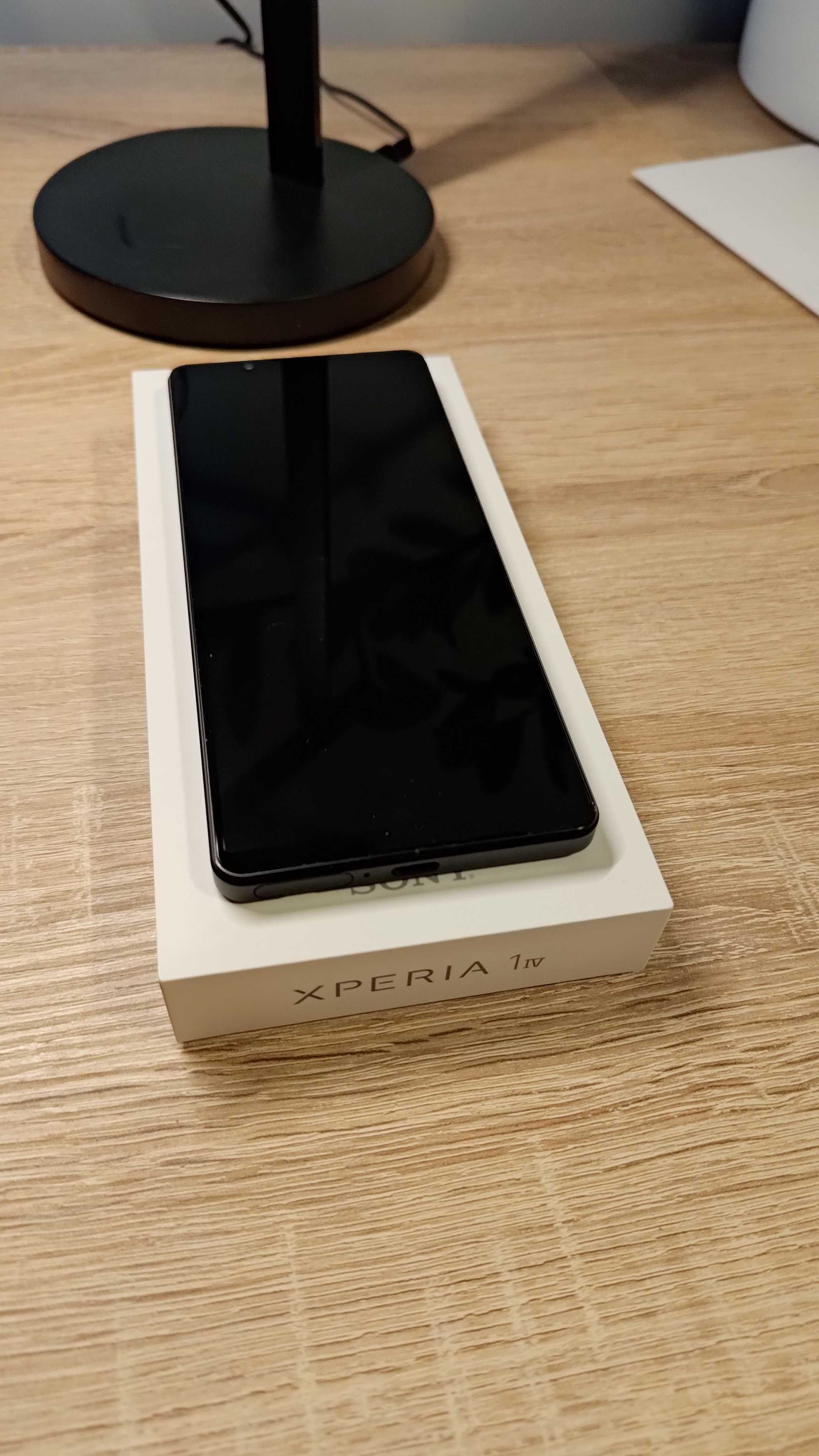 Sony Xperia 1 IV 12/256GB Czarny Dual SIM + case spigen