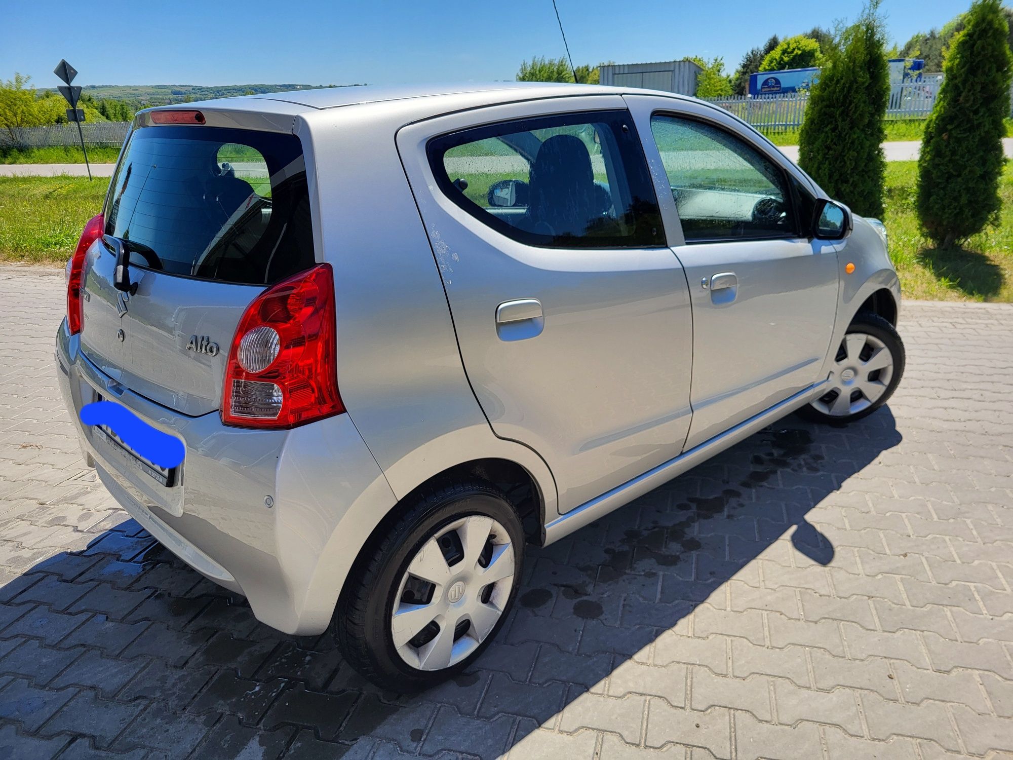 Suzuki      Alto