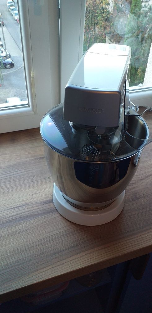 Sprzedam robot "kenwood"