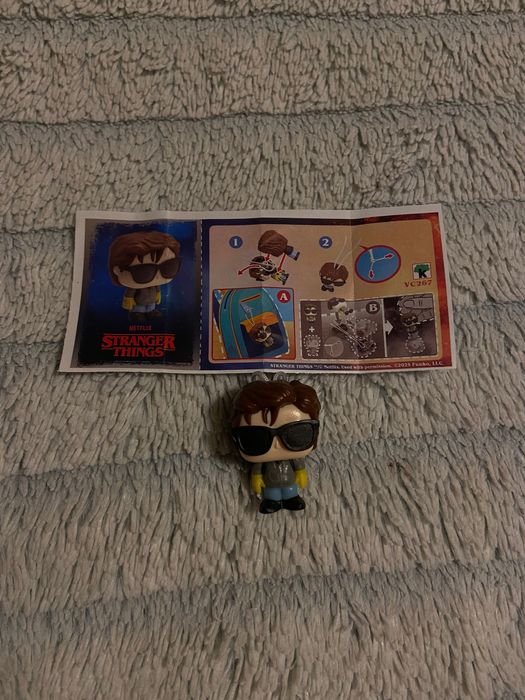 Figurki kinder joy stranger things