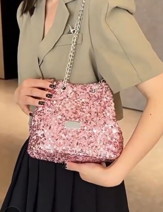 Różowy wizytowy plecaczek -  cekiny