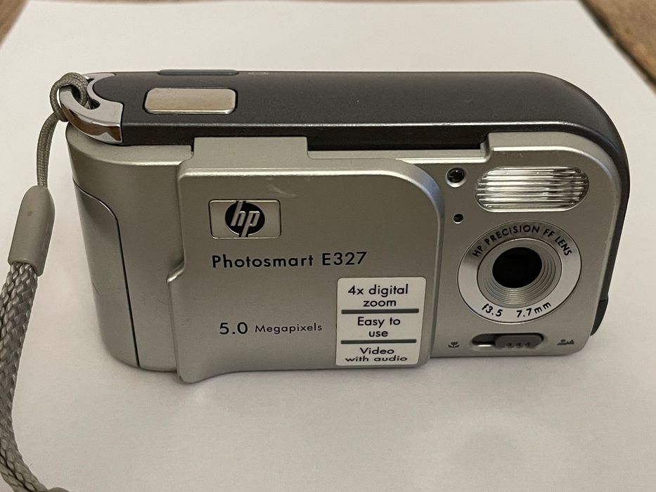 Cyfrowy aparat fotograficzny HP Photosmart E327 - vintage