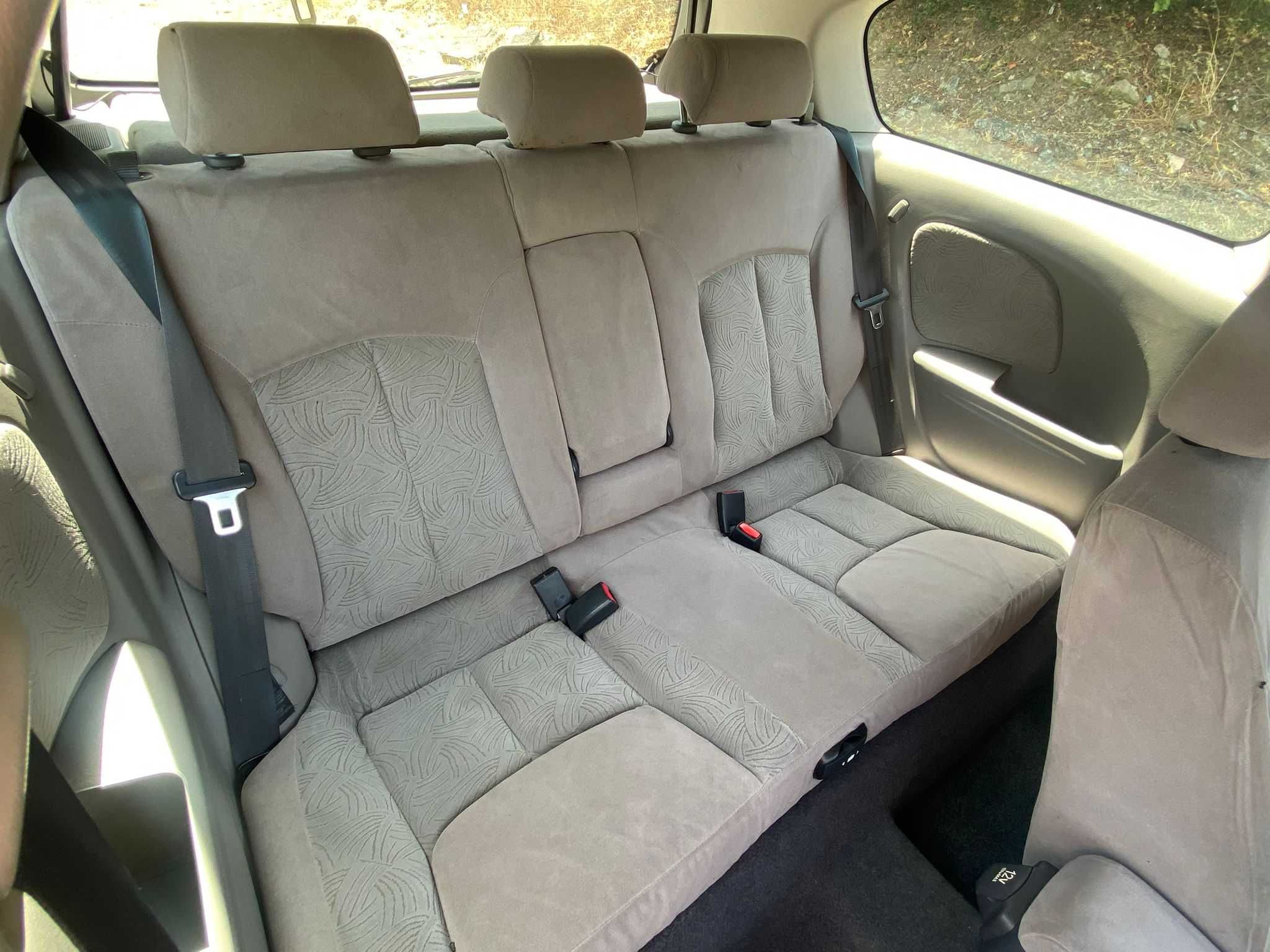Nissan Almera 1.5i - A/C - IMPECÁVEL