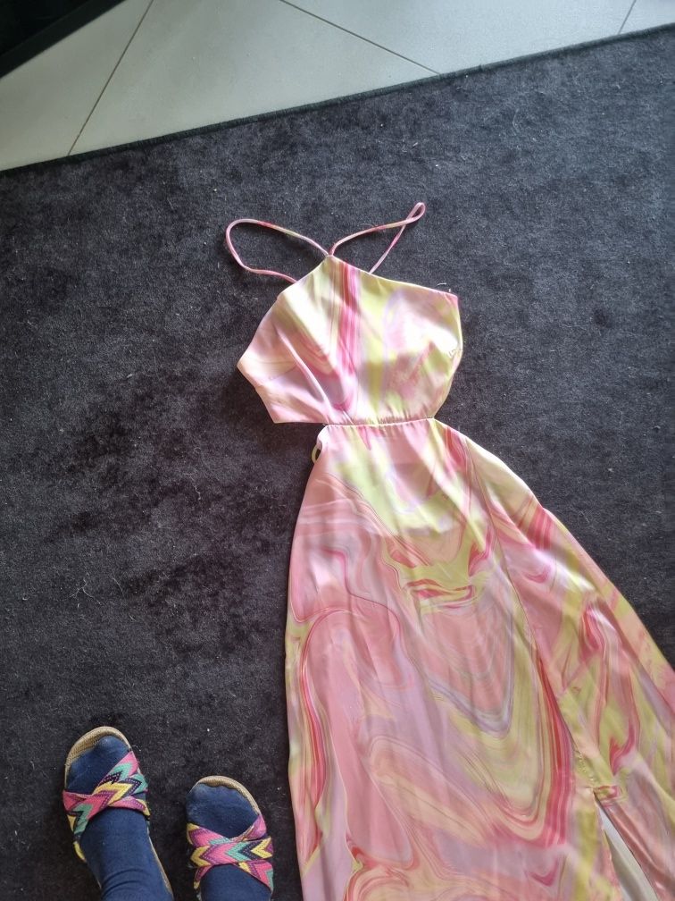 Sukienka bershka sexi plecy