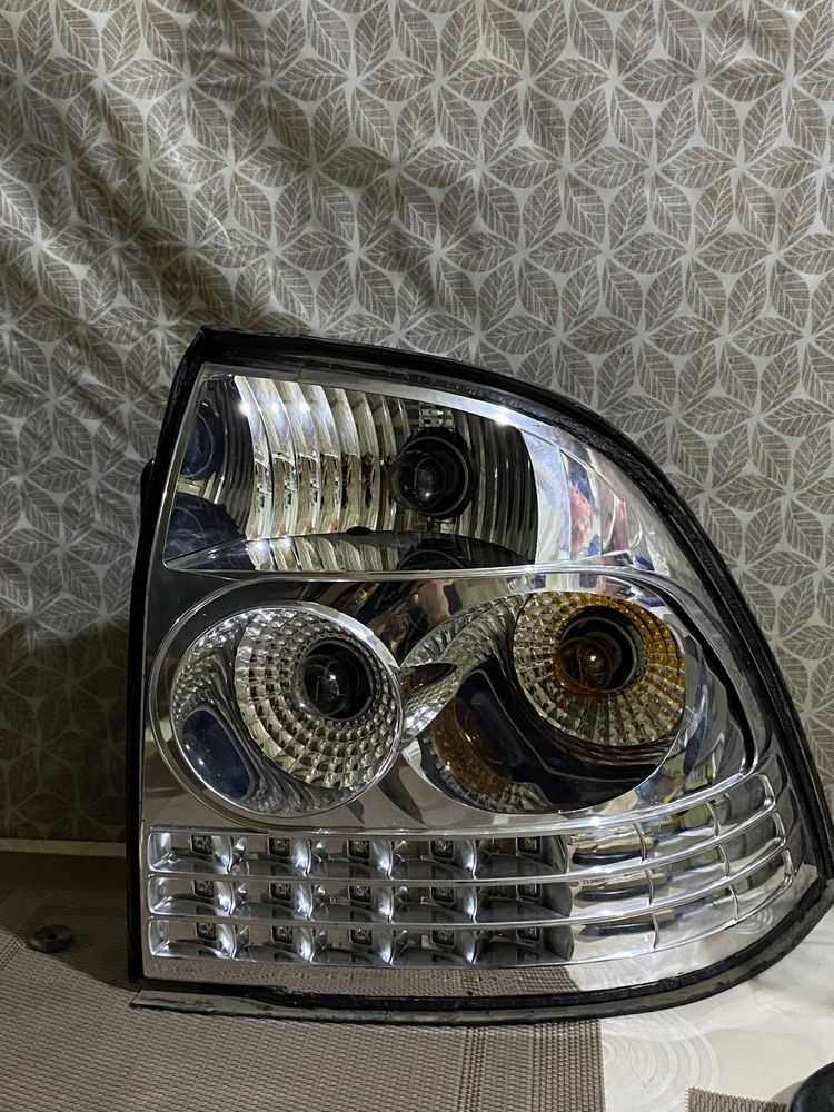 Продам 2 задних фонаря приора 2 LED