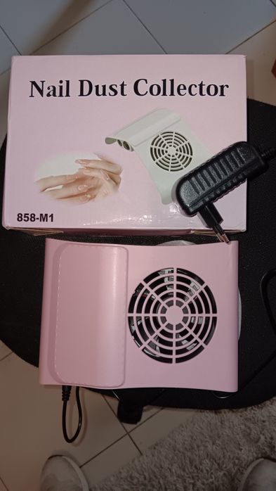 Aspirador de po de unhas.
