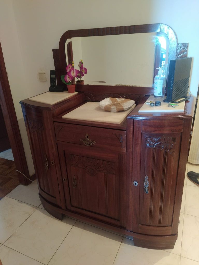 2 Móveis com tampos em Mármore 250€+200€