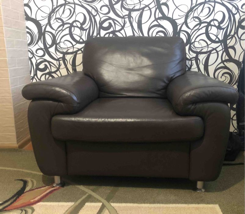 Шкіряний крісло