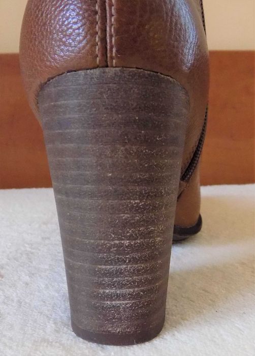 Brązowe skórzane botki damskie na obcasie, Tommy Hilfiger, rozm. 38