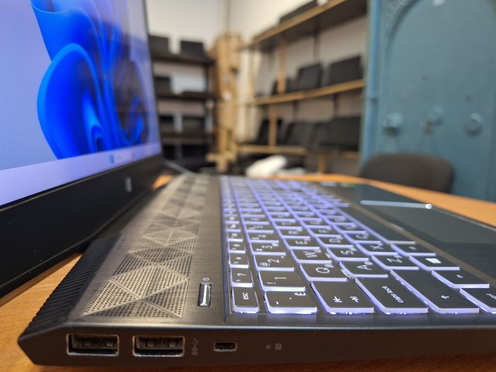 HP Pavilion Gaming 15-cx0132ur i5-8300H GTX 1050 2Gb DDR4 16Gb