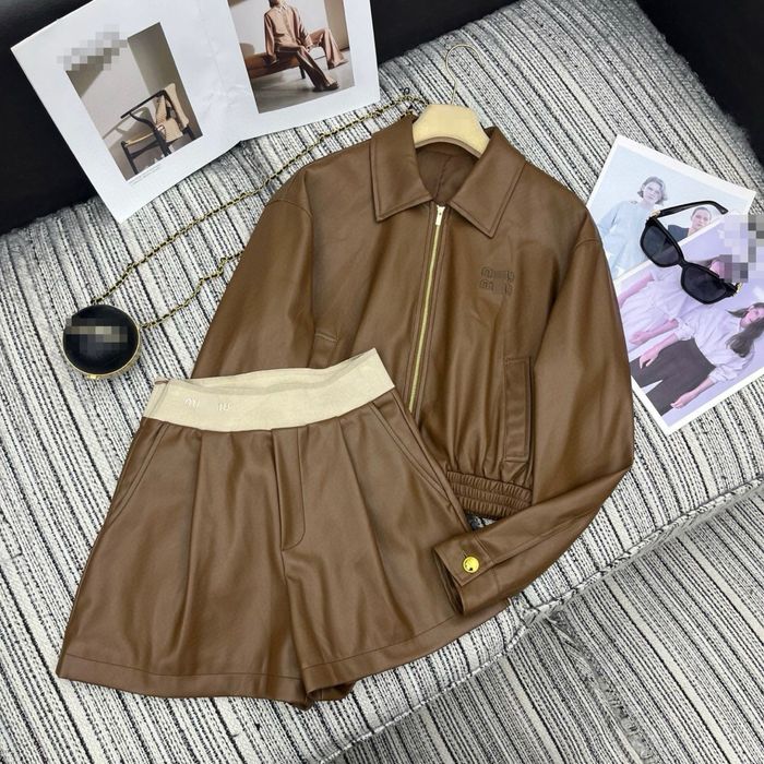 Костюмчики MIU MIU 2025, шкіряні, спідничка, шкіряна курточка