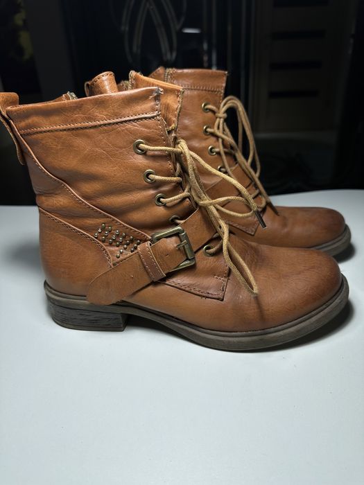 Чоботи демисезонні.