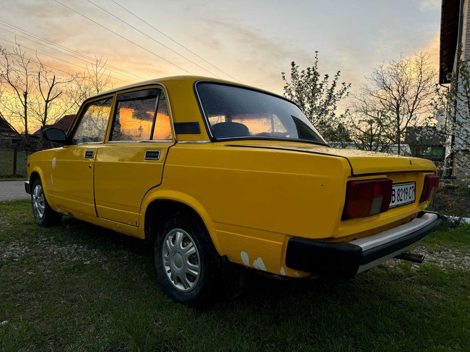 Автомобіль ВАЗ 2105