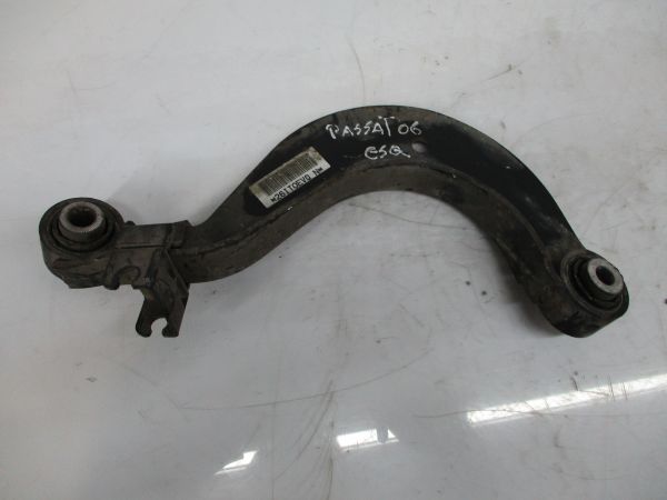 Braço de suspensão trás esquerdo VOLKSWAGEN Passat (3C2)