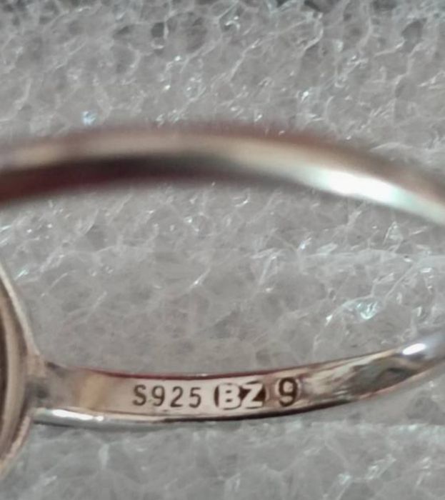 Pierścionek ze srebra rodowanego, kamień mistic i