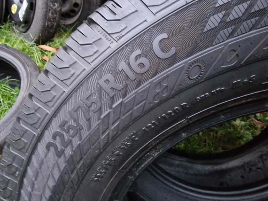 225/75/16 c Continental  całoroczna  8mm j. nowe super para 21r.