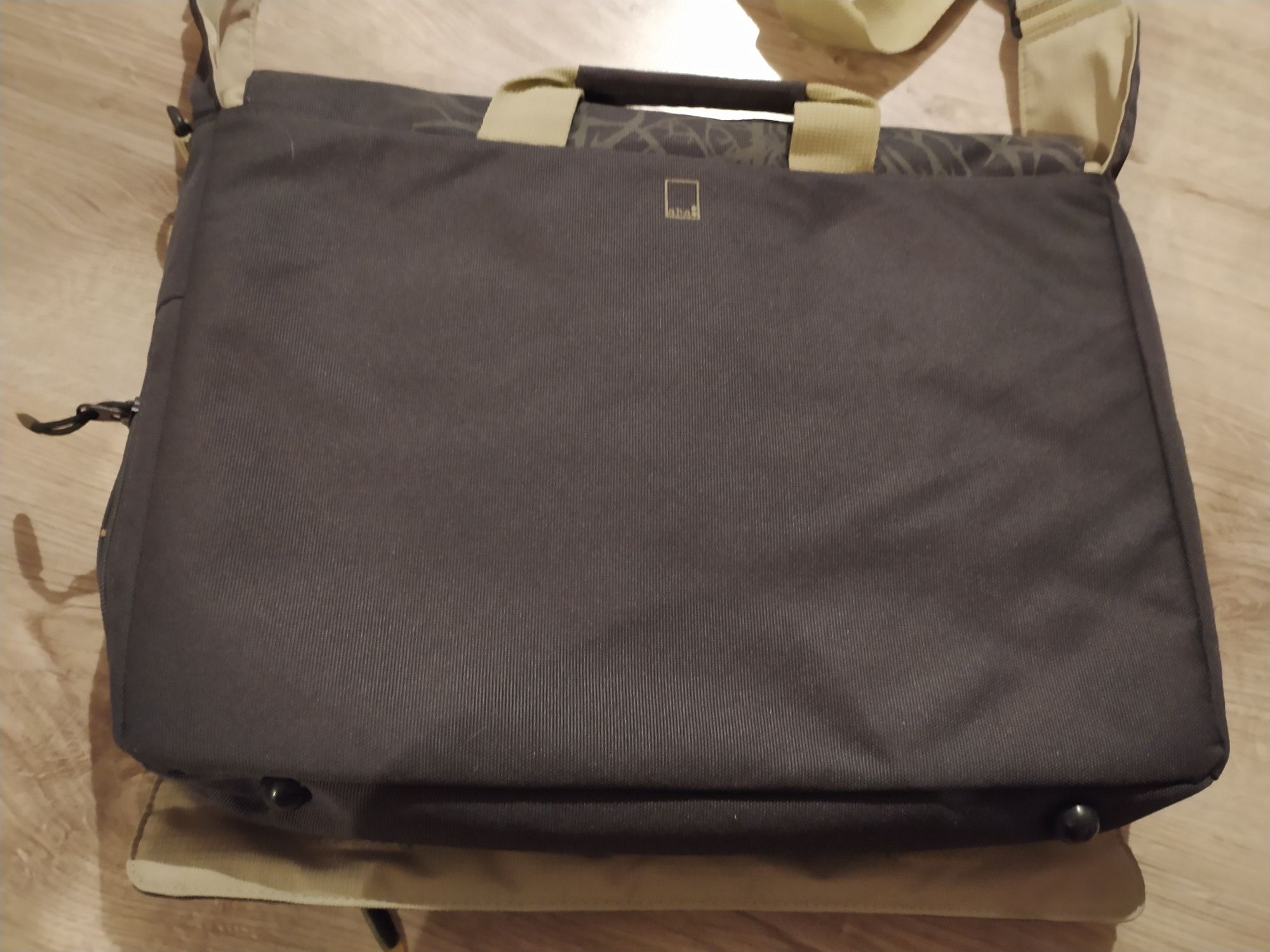 Sprzedam torbę na laptopa 15- 17 cali. Nowa!