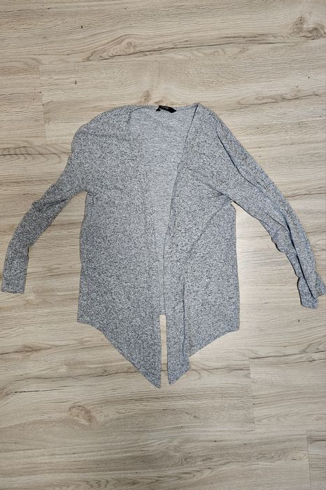 Dwie szare narzutki sweterki 134/140