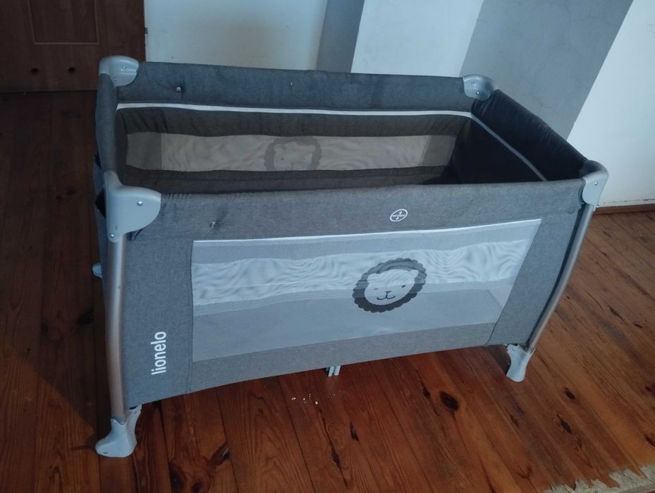 Kompletne nieużywane łóżeczko dla niemowlaka z materacem 120x80