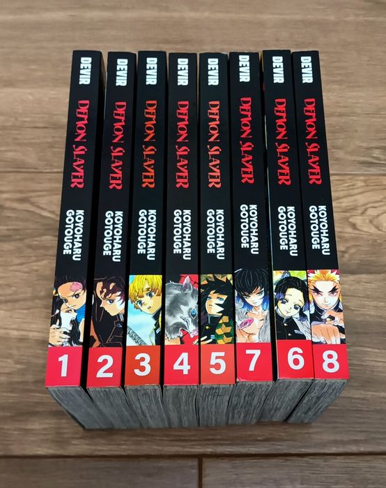 Mangá  " Demon Slayer " Vol. 1 a 4 de Koyoharu Gotouge da editora Devi