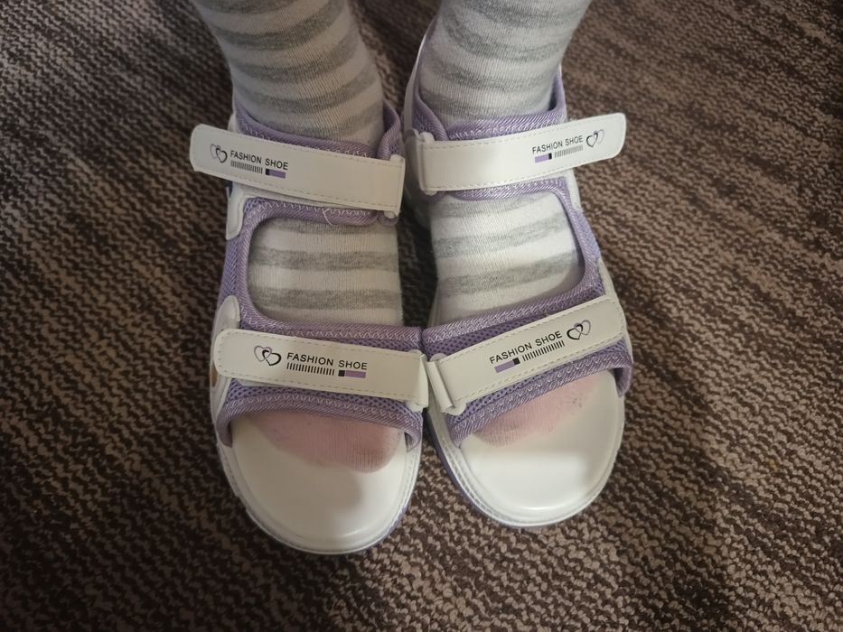 Сандалі на дівчинку 37 розмір