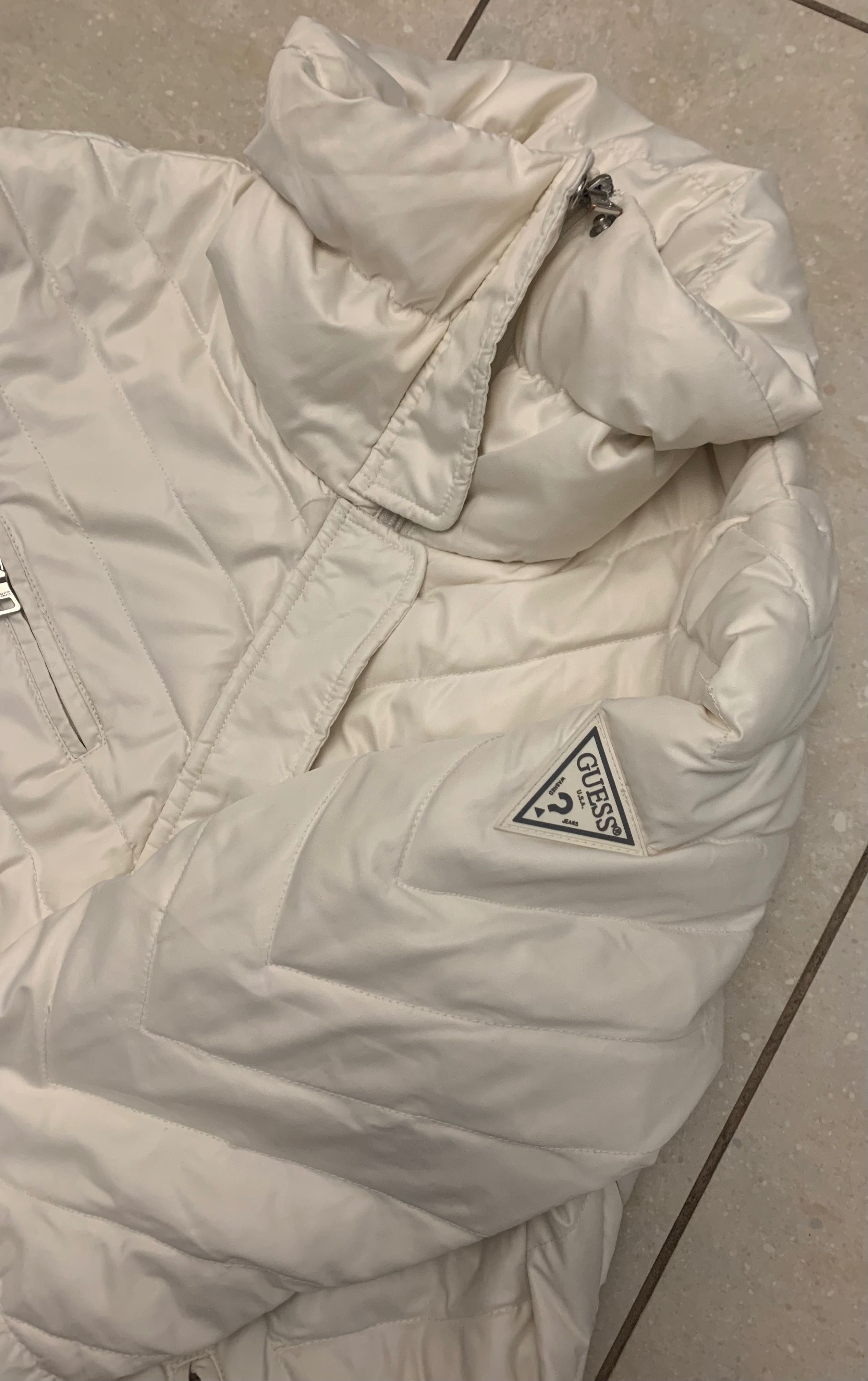 Guess markowa kurtka M/L extra stan,lekko ocieplana Idealna na wiosnę