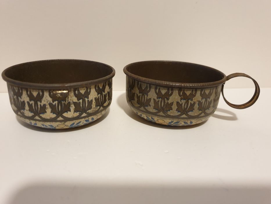 2 antigas chavenas de peregrinação francesas em chapa N.S. de Lourdes