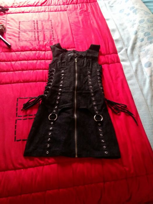 Vendo vestidos pouco usados