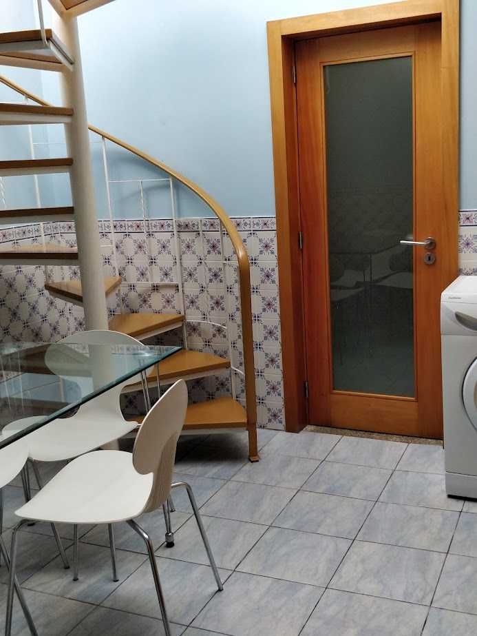 Andar moradia T2 centro Vila Praia de Ancora