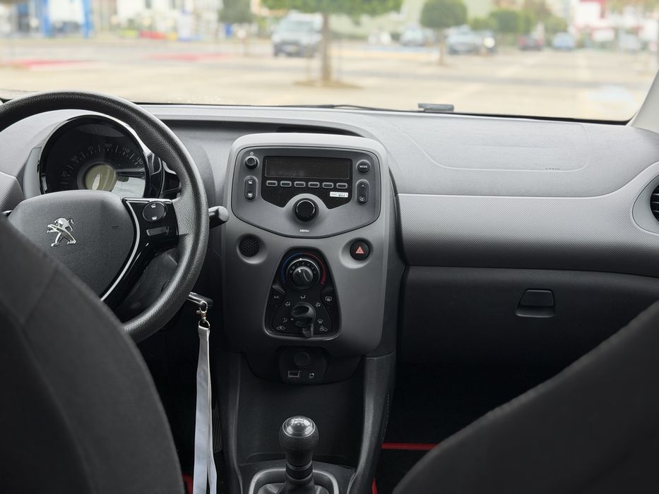 Peugeot 108 - ano18 - 77k km - Impecável - 1.0 VTi - Muito Económico